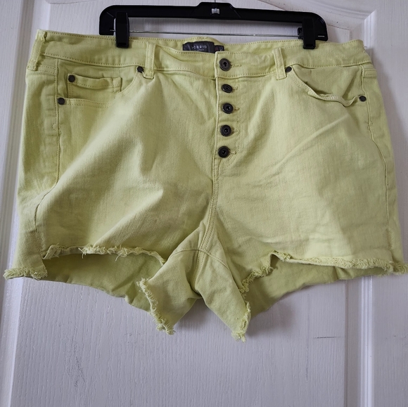Torrid Feel The Fit Size 20 Yellow/ Lemon Jean Shorts. - Picture 8 of 8